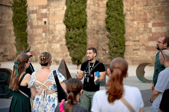 Barcelona Spanish Civil War Walking Tour: Journey Through History — photo 3