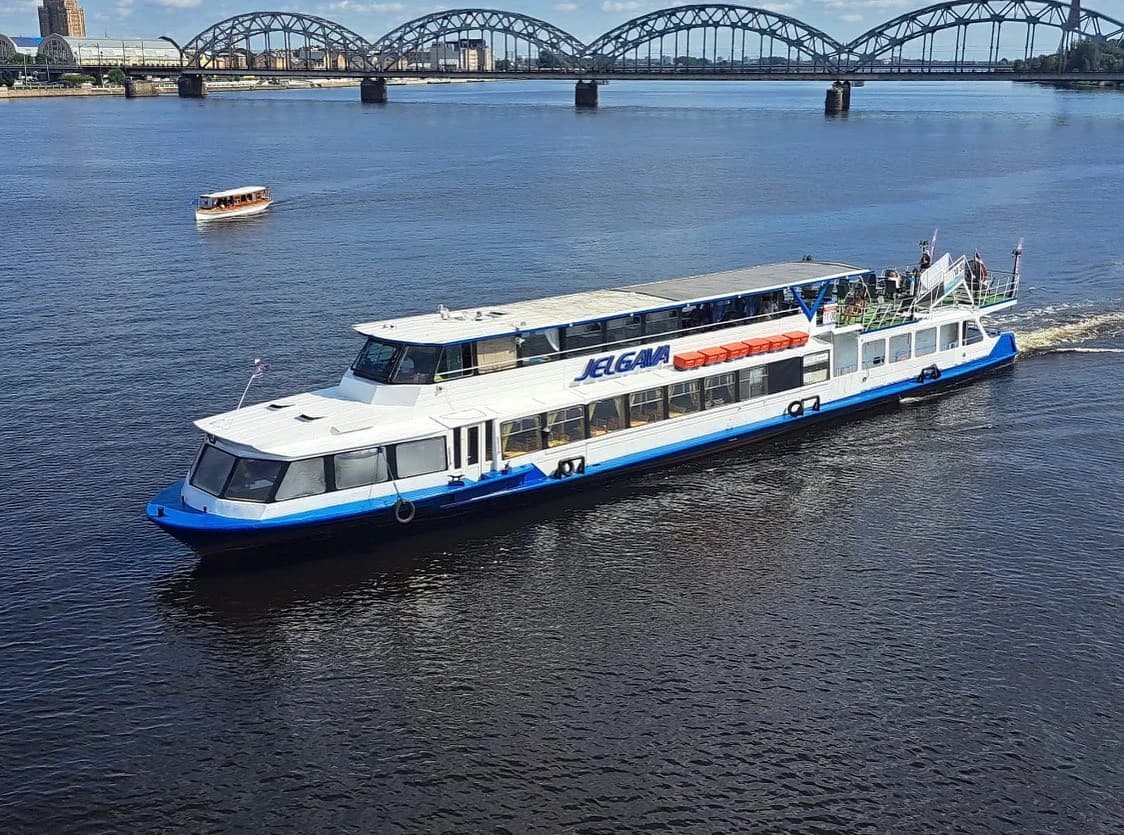 Daugava River Sightseeing Cruise Riga: Unforgettable Views — photo 2