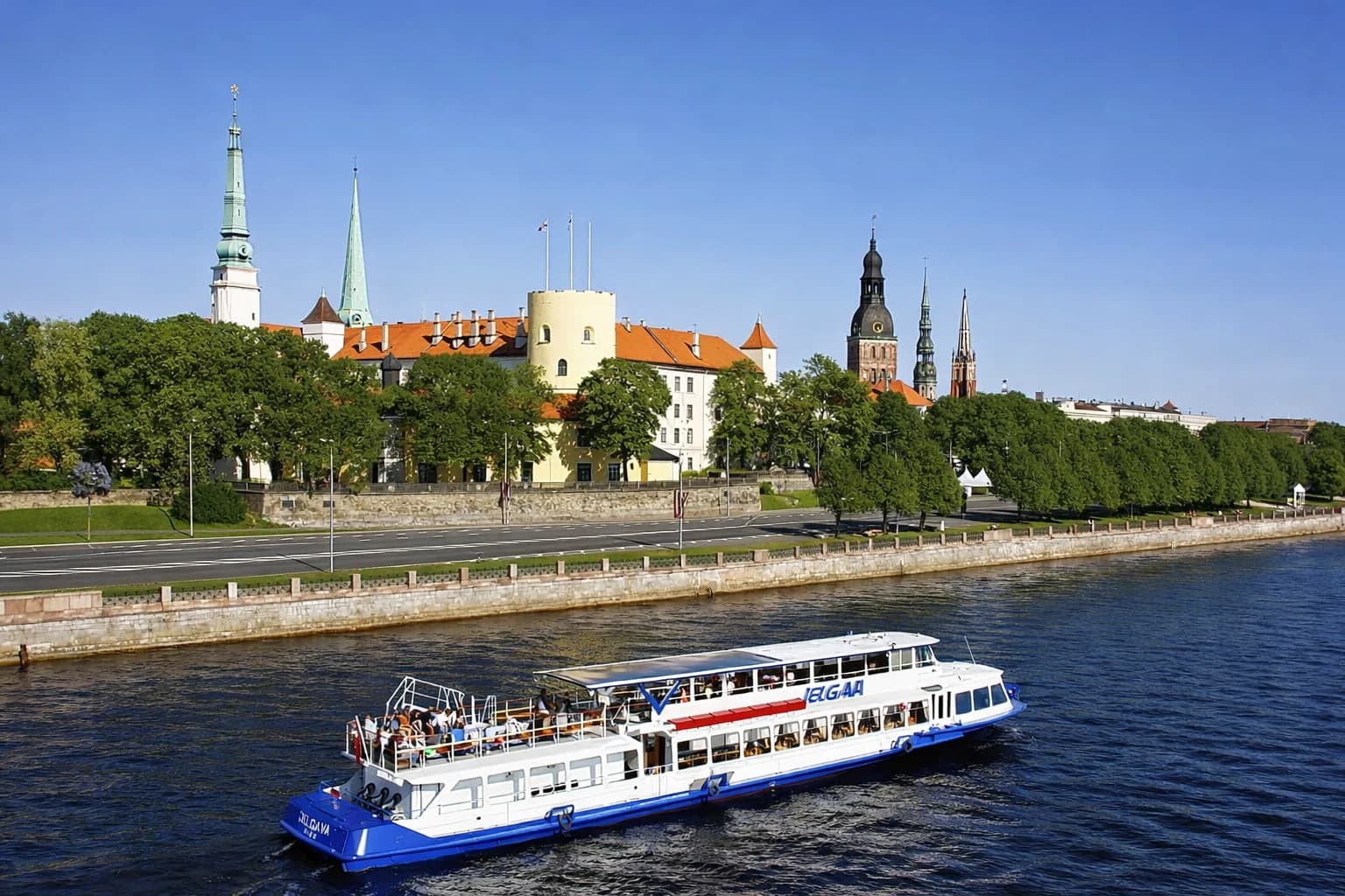 Daugava River Sightseeing Cruise Riga: Unforgettable Views — photo 5