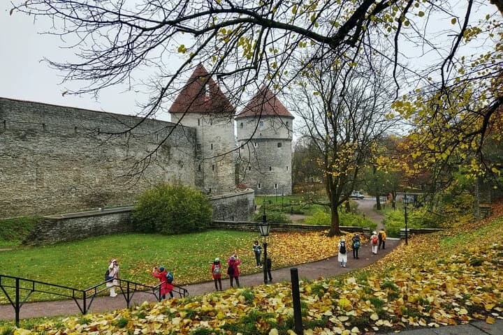 Tallinn Old Town Walking Tour: Explore History & Hidden Gems — photo 4