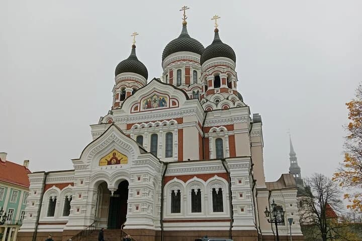 Tallinn Old Town Small Group Walking Tour: History & Legends — photo 2